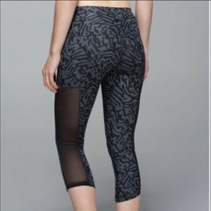 Lululemon Hot to Street Crop